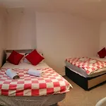 Caledonian Road Private Rooms