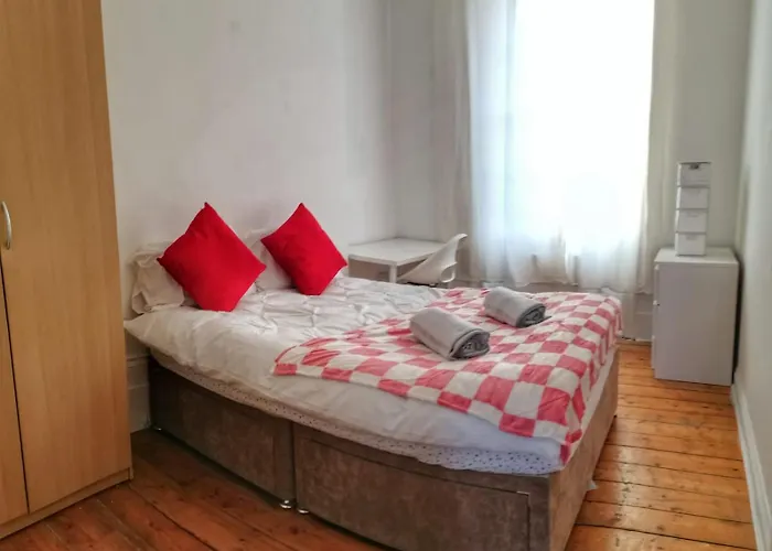 Caledonian Road Private Rooms