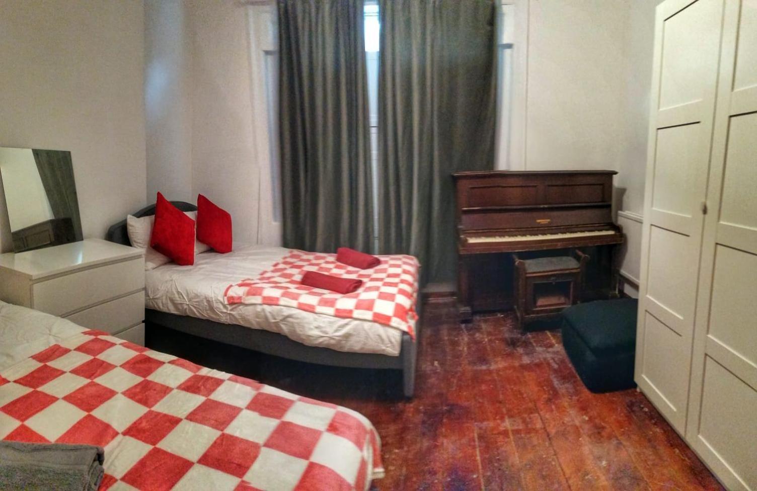 Caledonian Road Private Guest house *